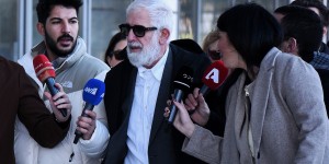 Δίκη Φιλιππίδη: «Δεν έχετε ξανακούσει άντρα να την πέφτει σε γυναίκα άγρια;» ρώτησε ο εισαγγελέας Δίκη Φιλιππίδη: «Δεν έχετε ξανακούσει άντρα να την πέφτει σε γυναίκα άγρια;» ρώτησε ο εισαγγελέας