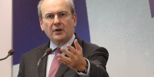 Κόκκινα δάνεια: Υποχρεωτικά αποδεκτοί στον εξωδικαστικό όσοι έχουν οφειλές έως 300.000 ευρώ Κόκκινα δάνεια: Υποχρεωτικά αποδεκτοί στον εξωδικαστικό όσοι έχουν οφειλές έως 300.000 ευρώ