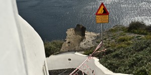 Αυτοψία Κεφαλογιάννη σε περιοχές της καλντέρας στη Σαντορίνη Αυτοψία Κεφαλογιάννη σε περιοχές της καλντέρας στη Σαντορίνη