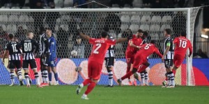 Η αποβολή του Τάισον στο 45' στοίχισε στον ΠΑΟΚ που θα ψάξει την ανατροπή στο Βουκουρέστι (1-2) Η αποβολή του Τάισον στο 45' στοίχισε στον ΠΑΟΚ που θα ψάξει την ανατροπή στο Βουκουρέστι (1-2)