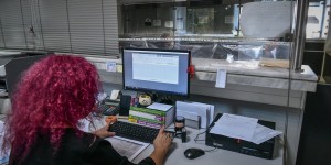 Στο στόχαστρο της εφορίας πάνω από 1.000 τραπεζικοί λογαριασμοί - «Αυτόματοι» έλεγχοι σε καταθέσεις Στο στόχαστρο της εφορίας πάνω από 1.000 τραπεζικοί λογαριασμοί - «Αυτόματοι» έλεγχοι σε καταθέσεις