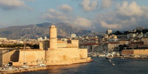Γαλλία: Έκρηξη στο ρωσικό προξενείο στη Μασσαλία - Άγνωστοι πέταξαν βόμβες μολότοφ Γαλλία: Έκρηξη στο ρωσικό προξενείο στη Μασσαλία - Άγνωστοι πέταξαν βόμβες μολότοφ