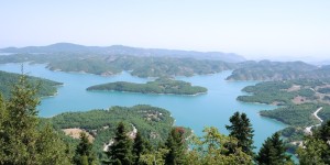 Για όσους θέλουν να αφήσουν την πόλη: Ο Δήμος Λίμνης Πλαστήρα προσκαλεί ζευγάρια σε μια «νέα ζωή» Για όσους θέλουν να αφήσουν την πόλη: Ο Δήμος Λίμνης Πλαστήρα προσκαλεί ζευγάρια σε μια «νέα ζωή»