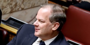 Σέρρες: Συγκέντρωση κατά του Κώστα Αχ. Καραμανλή - «Αυτό που του αξίζει είναι να μπει στη φυλακή» Σέρρες: Συγκέντρωση κατά του Κώστα Αχ. Καραμανλή - «Αυτό που του αξίζει είναι να μπει στη φυλακή»