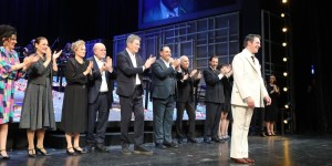 «Τα πήρες όλα κι έφυγες»: Κοσμοσυρροή στην επίσημη πρεμιέρα της παράστασης για την ζωή του Διονυσίου «Τα πήρες όλα κι έφυγες»: Κοσμοσυρροή στην επίσημη πρεμιέρα της παράστασης για την ζωή του Διονυσίου