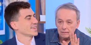 Φειδίας: «Τώρα θα τα πεις μπροστά μου κύριε Μικρούτσικε» - «Είσαι ένα είδος πολιτικού UFO» Φειδίας: «Τώρα θα τα πεις μπροστά μου κύριε Μικρούτσικε» - «Είσαι ένα είδος πολιτικού UFO»