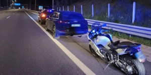 Έσπασε όλα τα κοντέρ: Έτρεχε με 209 χιλιόμετρα στους δρόμους της Αττικής - Το βίντεο της Τροχαίας Έσπασε όλα τα κοντέρ: Έτρεχε με 209 χιλιόμετρα στους δρόμους της Αττικής - Το βίντεο της Τροχαίας