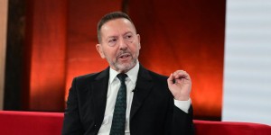 Γιάννης Στουρνάρας στη Handelsblatt: «Η Ελλάδα μπορεί να δώσει το παράδειγμα» Γιάννης Στουρνάρας στη Handelsblatt: «Η Ελλάδα μπορεί να δώσει το παράδειγμα»