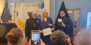 Σάλος στη Νέα Υόρκη: «Καψώνι» του φιλότουρκου δημάρχου σε Έλληνα επιχειρηματία Σάλος στη Νέα Υόρκη: «Καψώνι» του φιλότουρκου δημάρχου σε Έλληνα επιχειρηματία