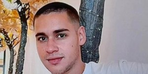 Τέμπη: Οργισμένη ανάρτηση των γονιών του 21χρονου Τάσου - «Κάηκε ζωντανός, ήταν η φωνή του» Τέμπη: Οργισμένη ανάρτηση των γονιών του 21χρονου Τάσου - «Κάηκε ζωντανός, ήταν η φωνή του»