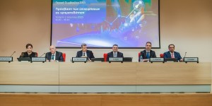 Χτίζοντας εμπιστοσύνη: Ο ΣΕΒ προωθεί τη συνεργασία μικρομεσαίων επιχειρήσεων & τραπεζών Χτίζοντας εμπιστοσύνη: Ο ΣΕΒ προωθεί τη συνεργασία μικρομεσαίων επιχειρήσεων & τραπεζών