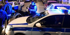 Έπιασαν στα πράσα 22χρονη στη Ρόδο με 2,2 κιλά κοκαΐνης κρυμμένα μέσα σε βαλίτσα Έπιασαν στα πράσα 22χρονη στη Ρόδο με 2,2 κιλά κοκαΐνης κρυμμένα μέσα σε βαλίτσα