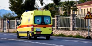 Τροχαίο στο Περιστέρι: Σύγκρουση ΙΧ με μοτοσικλέτα - Στο νοσοκομείο ο αναβάτης της μηχανής Τροχαίο στο Περιστέρι: Σύγκρουση ΙΧ με μοτοσικλέτα - Στο νοσοκομείο ο αναβάτης της μηχανής
