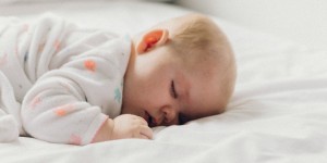 Πώς τα στρώματα μπορούν να γίνουν επικίνδυνα για τα παιδιά - SOS για χημικές ουσίες που εισπνέουν Πώς τα στρώματα μπορούν να γίνουν επικίνδυνα για τα παιδιά - SOS για χημικές ουσίες που εισπνέουν