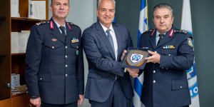 HELLENiQ ENERGY: Δωρεά δύο νέων μοτοσικλετών στη Διεύθυνση Τροχαίας Θεσσαλονίκης HELLENiQ ENERGY: Δωρεά δύο νέων μοτοσικλετών στη Διεύθυνση Τροχαίας Θεσσαλονίκης