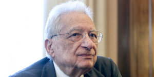 Την Τρίτη η κηδεία του Πέτρου Μολυβιάτη - Το «αντίο» των πολιτικών Την Τρίτη η κηδεία του Πέτρου Μολυβιάτη - Το «αντίο» των πολιτικών