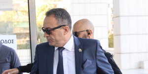 Σπαρτιάτες: Ξεκίνησε η δίκη για την εξαπάτηση των εκλογέων - Όπισθεν ολοταχώς από Στίγκα Σπαρτιάτες: Ξεκίνησε η δίκη για την εξαπάτηση των εκλογέων - Όπισθεν ολοταχώς από Στίγκα