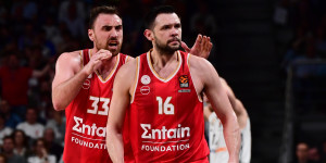 Θρυλική πρόκριση στη Μαδρίτη και πανηγυρικά στο Άμπου Nτάμπι ο Ολυμπιακός! Θρυλική πρόκριση στη Μαδρίτη και πανηγυρικά στο Άμπου Nτάμπι ο Ολυμπιακός!