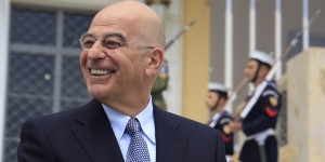 Το νέο παραμύθι με τις αρμοδιότητες Δένδια έχει δράκο τα εξοπλιστικά Το νέο παραμύθι με τις αρμοδιότητες Δένδια έχει δράκο τα εξοπλιστικά