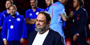 Αποθέωση για Μαρινάκη στη φιέστα: «Κάναμε την Ελλάδα περήφανη, ξέρουμε να νικάμε τους εχθρούς μας» Αποθέωση για Μαρινάκη στη φιέστα: «Κάναμε την Ελλάδα περήφανη, ξέρουμε να νικάμε τους εχθρούς μας»