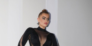 Η Σοφία Χατζηπαντελή ποζάρει topless στο Instgram και μοιράζει... «εγκεφαλικά» Η Σοφία Χατζηπαντελή ποζάρει topless στο Instgram και μοιράζει... «εγκεφαλικά»