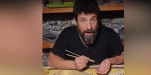 Αλέξης Γεωργούλης: Μακριά από την πολιτική - Πήγε στη Λάρισα και ασχολείται με... αγιογραφίες Αλέξης Γεωργούλης: Μακριά από την πολιτική - Πήγε στη Λάρισα και ασχολείται με... αγιογραφίες