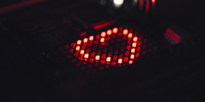 Ξεχάστε τα LEDs, υποδεχτείτε τα PeLEDs που λάμπουν 1.000 φορές περισσότερο Ξεχάστε τα LEDs, υποδεχτείτε τα PeLEDs που λάμπουν 1.000 φορές περισσότερο