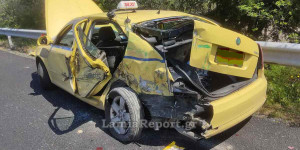Σοβαρό τροχαίο στην Αθηνών-Λαμίας: Από θαύμα σώθηκαν 4 επιβάτες ταξί - Εμβολίστηκε από νταλίκα Σοβαρό τροχαίο στην Αθηνών-Λαμίας: Από θαύμα σώθηκαν 4 επιβάτες ταξί - Εμβολίστηκε από νταλίκα