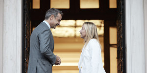 Μητσοτάκης - Μελόνι στη Ρώμη: Αναζητείται «λευκός καπνός» στη διαπραγμάτευση για την Hellenic Train Μητσοτάκης - Μελόνι στη Ρώμη: Αναζητείται «λευκός καπνός» στη διαπραγμάτευση για την Hellenic Train