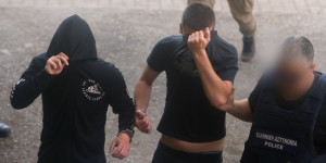 «Εθνικιστική Νεολαία Θεσσαλονίκης»: Στη φυλακή φερόμενος αρχηγός - Απολογείται η ακροδεξιά συμμορία «Εθνικιστική Νεολαία Θεσσαλονίκης»: Στη φυλακή φερόμενος αρχηγός - Απολογείται η ακροδεξιά συμμορία