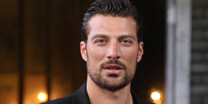 Simone Susinna: Στη Ρόδο ο πρωταγωνιστής του «365 Μέρες» - Ο λόγος που βρέθηκε στο νησί Simone Susinna: Στη Ρόδο ο πρωταγωνιστής του «365 Μέρες» - Ο λόγος που βρέθηκε στο νησί