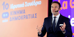 Κασσελάκης: «ΝΔ, ΠΑΣΟΚ, ΣΥΡΙΖΑ είναι τρεις όψεις του ίδιου διεφθαρμένου συστήματος» Κασσελάκης: «ΝΔ, ΠΑΣΟΚ, ΣΥΡΙΖΑ είναι τρεις όψεις του ίδιου διεφθαρμένου συστήματος»