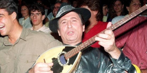 Σαν σήμερα γεννήθηκε ο Χάρρυ Κλυνν: Από φτωχός πρόσφυγας πρωτοπόρος του stand-up comedy στην Ελλάδα Σαν σήμερα γεννήθηκε ο Χάρρυ Κλυνν: Από φτωχός πρόσφυγας πρωτοπόρος του stand-up comedy στην Ελλάδα