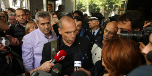 Δεν τόλμησε να εμφανιστεί μπροστά στους πρώην συντρόφους του Δεν τόλμησε να εμφανιστεί μπροστά στους πρώην συντρόφους του