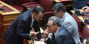 Κάτι κινείται στα αριστερά: Κοινή ερώτηση Φάμελλου - Χαρίτση για την απόλυση Γενηδούνια Κάτι κινείται στα αριστερά: Κοινή ερώτηση Φάμελλου - Χαρίτση για την απόλυση Γενηδούνια