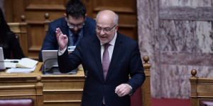 Σκληρή κόντρα στη Βουλή για το πόρισμα Καρώνη - Φλωρίδης: «Ενταφιάστηκαν ψέματα και συνωμοσιολογία» Σκληρή κόντρα στη Βουλή για το πόρισμα Καρώνη - Φλωρίδης: «Ενταφιάστηκαν ψέματα και συνωμοσιολογία»