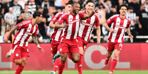 ΟΦΗ - Ολυμπιακός 0-2: Όλα δικά του! Σήκωσε και το Κύπελλο στα 100ά γενέθλια του ο Θρύλος της Ελλάδας ΟΦΗ - Ολυμπιακός 0-2: Όλα δικά του! Σήκωσε και το Κύπελλο στα 100ά γενέθλια του ο Θρύλος της Ελλάδας