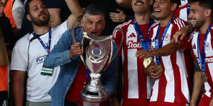 Κόουτς Μέντι, σταμάτα να τους κάνεις πλάκα, δεν είναι πια αστείο... Κόουτς Μέντι, σταμάτα να τους κάνεις πλάκα, δεν είναι πια αστείο...