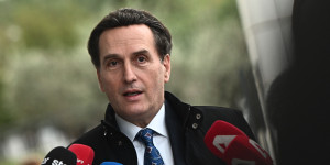 Δημητρακόπουλος για πρόταση ΠΑΣΟΚ: «Υπάρχει τεράστιο νομικό λάθος, να το πουν στον Ανδρουλάκη» Δημητρακόπουλος για πρόταση ΠΑΣΟΚ: «Υπάρχει τεράστιο νομικό λάθος, να το πουν στον Ανδρουλάκη»