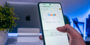 Google: Φέρνει αλλαγές στην μηχανή αναζήτησης με την ενσωμάτωση AI chatbot Google: Φέρνει αλλαγές στην μηχανή αναζήτησης με την ενσωμάτωση AI chatbot