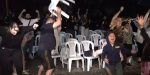 «Σείστηκε» ο Ασπρόπυργος με την πρόκριση της «Αστερομάτας»: Τα έσπασαν όλα στην γειτονιά της Klavdia «Σείστηκε» ο Ασπρόπυργος με την πρόκριση της «Αστερομάτας»: Τα έσπασαν όλα στην γειτονιά της Klavdia
