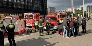 Συνελήφθη 39χρονη Γερμανίδα για την αιματηρή επίθεση με μαχαίρι στον σταθμό τρένων του Αμβούργου Συνελήφθη 39χρονη Γερμανίδα για την αιματηρή επίθεση με μαχαίρι στον σταθμό τρένων του Αμβούργου
