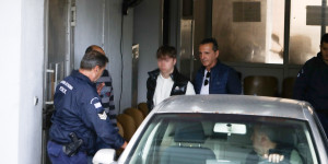 Θεσσαλονίκη: Απόπειρα αυτοκτονίας έκανε ο 17χρονος που δολοφόνησε τη Μάγια – Νοσηλεύεται στη ΜΕΘ Θεσσαλονίκη: Απόπειρα αυτοκτονίας έκανε ο 17χρονος που δολοφόνησε τη Μάγια – Νοσηλεύεται στη ΜΕΘ
