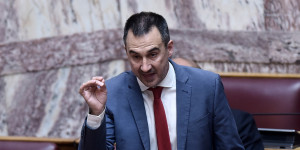 «Ρωγμή» στο μέτωπο για Γάζα: Έξαλλοι στο ΚΚΕ με τον Χαρίτση, επίθεση από Καραθανασόπουλο «Ρωγμή» στο μέτωπο για Γάζα: Έξαλλοι στο ΚΚΕ με τον Χαρίτση, επίθεση από Καραθανασόπουλο