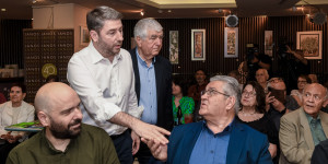 Πολλά και βαριά «σύννεφα» στη σχέση Ανδρουλάκη - Κουτσούμπα Πολλά και βαριά «σύννεφα» στη σχέση Ανδρουλάκη - Κουτσούμπα