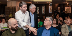 Η... «σιωπηλή» συνύπαρξη Ανδρουλάκη - Κουτσούμπα Η... «σιωπηλή» συνύπαρξη Ανδρουλάκη - Κουτσούμπα