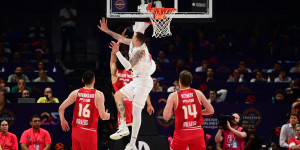 LIVE ο σπουδαίος ημιτελικός της EuroLeague ανάμεσα σε Ολυμπιακό και Μονακό LIVE ο σπουδαίος ημιτελικός της EuroLeague ανάμεσα σε Ολυμπιακό και Μονακό