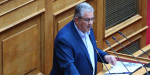 Ολομέτωπη Κουτσούμπα σε Ανδρουλάκη: «Προβάρετε ήδη το κοστούμι της συγκυβέρνησης με τη ΝΔ» Ολομέτωπη Κουτσούμπα σε Ανδρουλάκη: «Προβάρετε ήδη το κοστούμι της συγκυβέρνησης με τη ΝΔ»