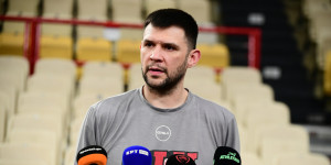 Παπανικολάου: «Να κοιτάξεις τον εαυτό σου στον καθρέπτη και να ξέρεις ότι τα έδωσες όλα στο γήπεδο» Παπανικολάου: «Να κοιτάξεις τον εαυτό σου στον καθρέπτη και να ξέρεις ότι τα έδωσες όλα στο γήπεδο»