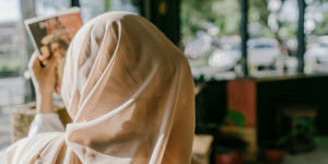 Γαλλία: Πρόταση απαγόρευσης της μαντίλας σε δημόσιους χώρους για τα κορίτσια κάτω των 15 Γαλλία: Πρόταση απαγόρευσης της μαντίλας σε δημόσιους χώρους για τα κορίτσια κάτω των 15